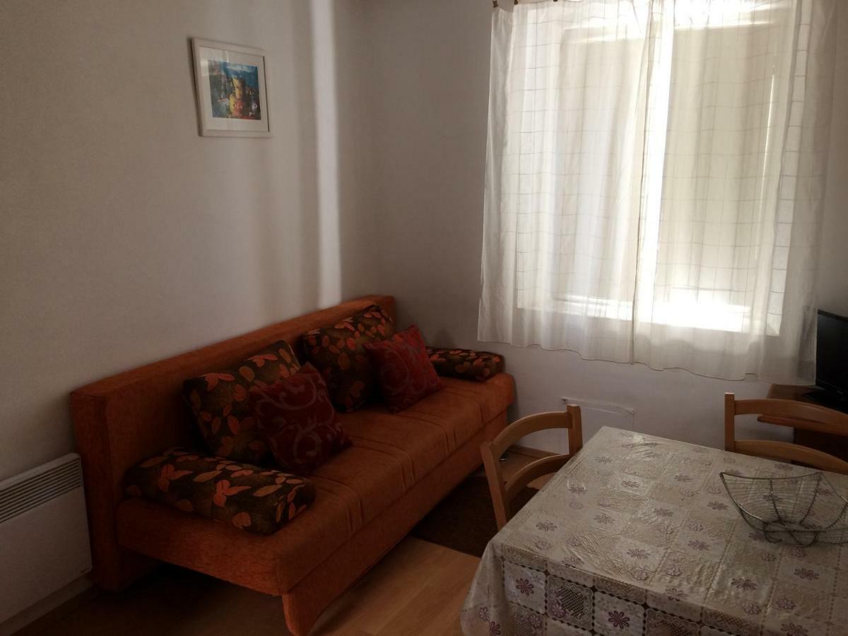 Apartma Lucic C *
